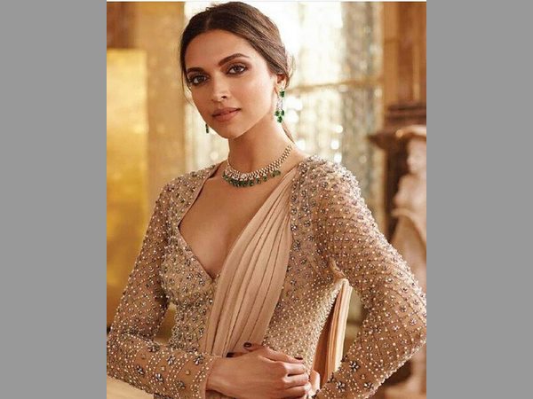 రాయల్ లుక్