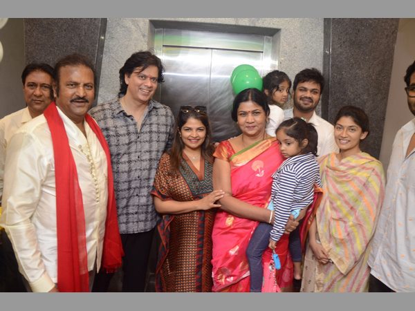 మంచు ఫ్యామిలీ