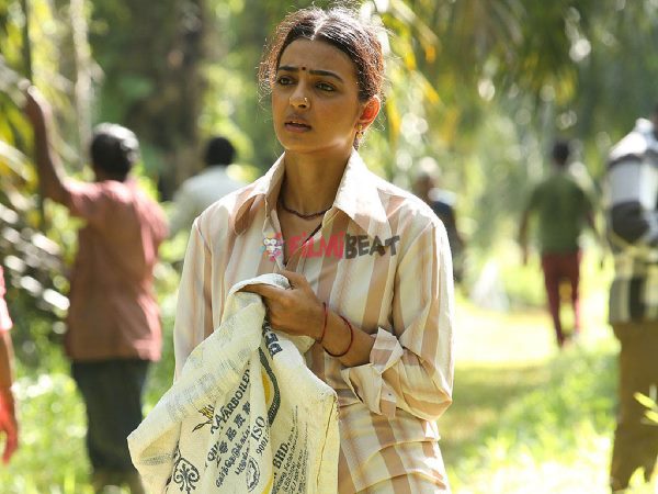 విదేశీయులే..