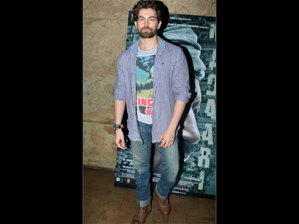 రెక్కలు కట్టుకుని మరీ