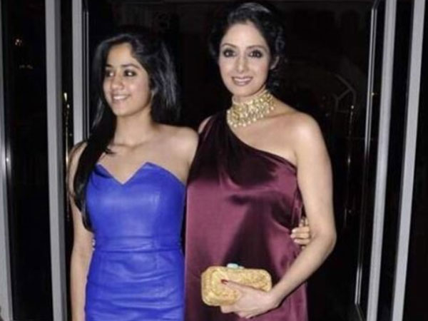 కథలు వింటోంది