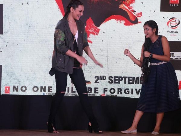 చిత్ర యూనిట్ 