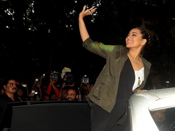 ఎప్పుడు కనిపించని