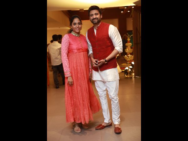 ఫొటోలకు స్టిల్స్ 