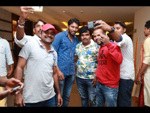 సెల్ఫీలు