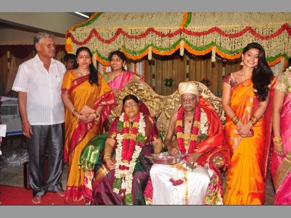 అంజలి ఘటించారు