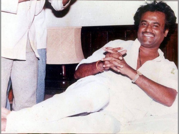 బస్ కండక్టర్ నుండి అభిమానుల దేవుడిగా..