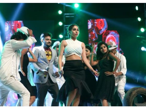 నాలో నేను కుమిలిపోయాను