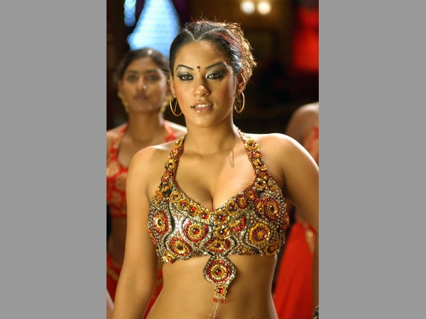 మొదటి నుండీ అదే..