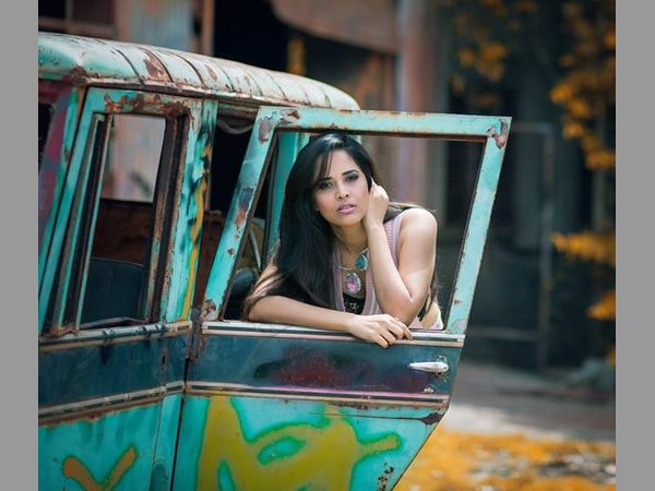 అందంతో పాటు