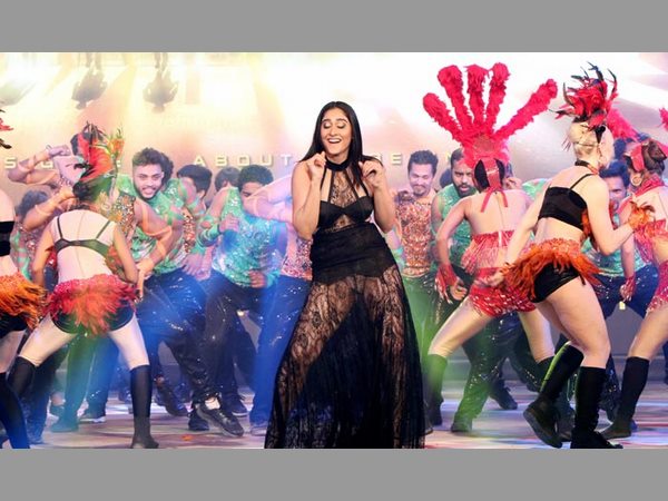 కాస్త ఎక్కువే: 