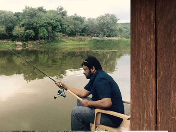  పుట్టిన రోజున చేపలు పడుతూ., ఇలా ప్రశాంతంగా.., ఒంటరిగా చిరు ఒక్కడే 