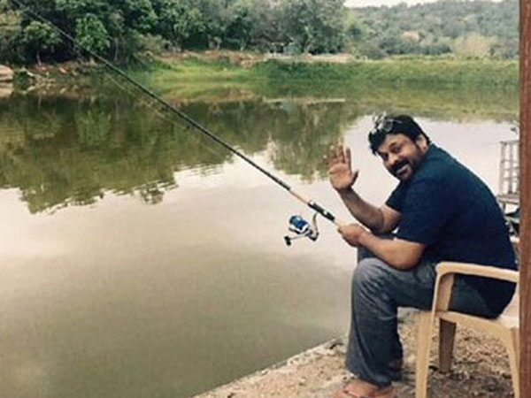 పుట్టిన రోజున చేపలు పడుతూ., ఇలా ప్రశాంతంగా.., ఒంటరిగా చిరు ఒక్కడే 