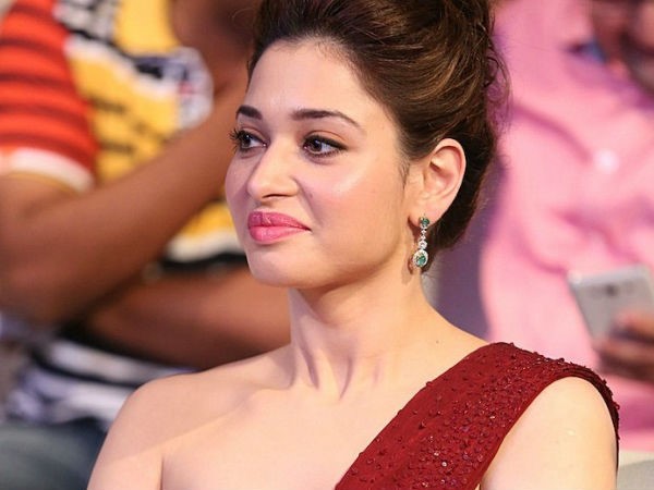 అపూర్వ ఆదరణ