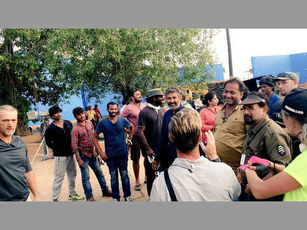 భారీ ఎత్తున బిజినెస్