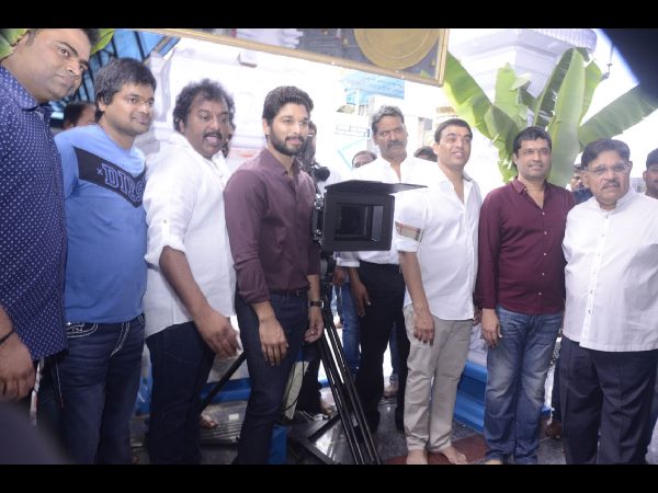 ప్రతిష్ట్తాత్మకంగా