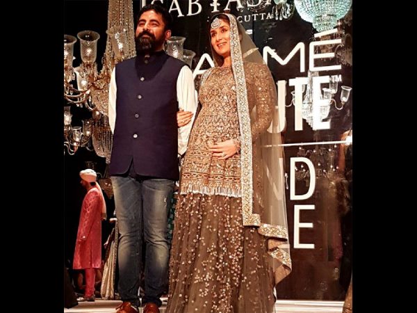  ర్యాంప్ వాక్ చేస్తూనే ఏడ్చేసిన కరీనాకపూర్ , తన జీవితం లోనే అద్బుత క్షణాలని చెప్పింది 