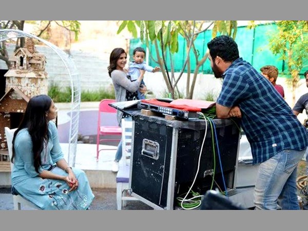 పోస్టర్లు లేకుంటే కష్టమే.