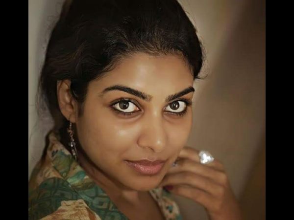 మీడియా సమక్షణంలో మొదలైన ప్రేమ