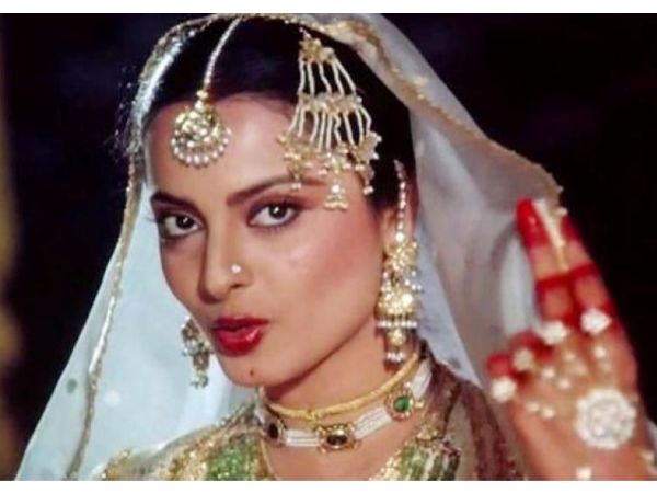 రహస్య వివాహం, చెప్పు దెబ్బలు