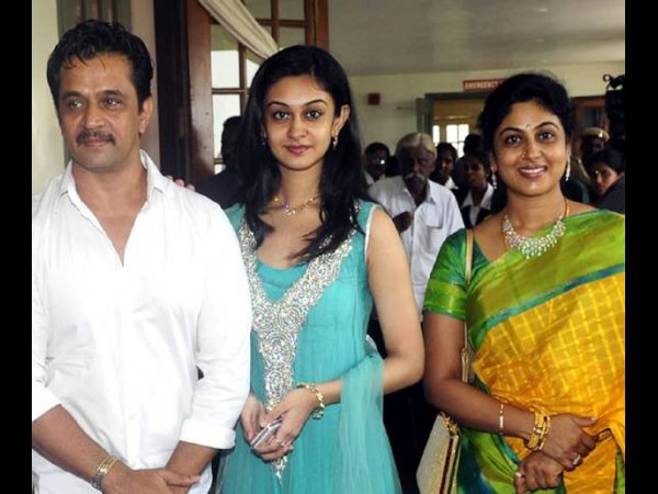  యాక్షన్ స్టార్ కుమార్తె అంటే