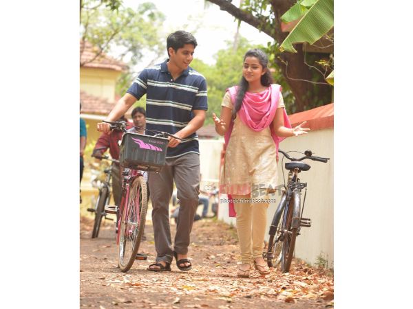 మూడు లవ్ స్టోరీ