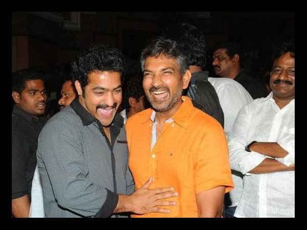  హీరోగా స్వీకరించటం మొదలెట్టారు.