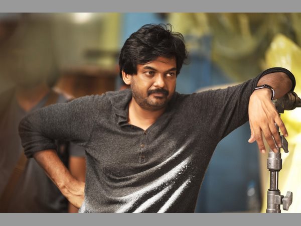 చిన్నప్పటి నుండే సినిమా పిచ్చి