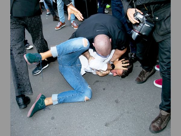 వాడు మామూలోడు కాదు