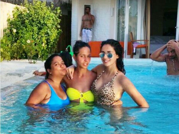  జాకీఛాన్ తో ..