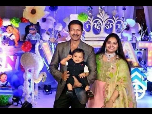 ఫస్ట్ బర్త్ డే (ఓల్డ్ ఫోటో)