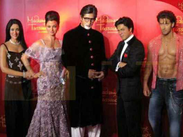 సీనియర్లు, పెద్ద పెద్ద స్టార్లను వదిలి ప్రభాస్ విగ్రహమే ఎందుకు?