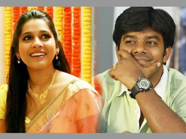 రష్మి భుజంపై చెయ్యేసి...