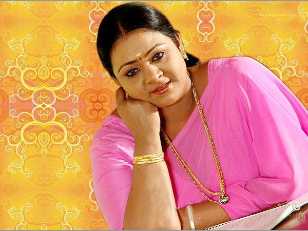 ఇతర ఆడవాళ్లవి చూసి అసూయ