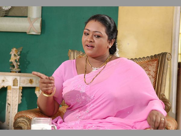 ఇవన్నీ ఫోర్న్ చేస్తున్నట్లుగా