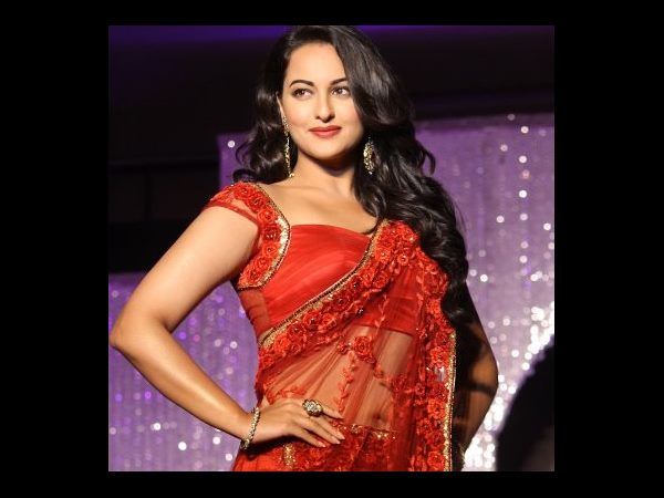  మాస్ సినిమాలలో: 