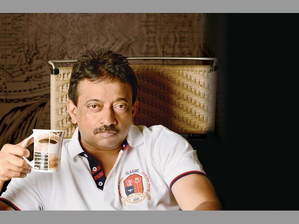 అఖిల్ పై ట్వీట్ రాత్రికి రాత్రే తీసేసాడు... రామ్ గోపాల్ వర్మని బెదిరించారా??