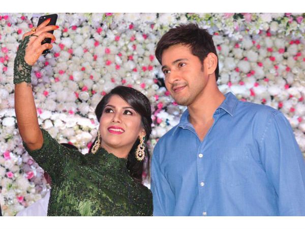 మహేష్‌తో సెల్ఫీ, పవన్ కళ్యాణ్ సహా...ఇండస్ట్రీ మొత్తం దిగింది (ఫోటోస్)