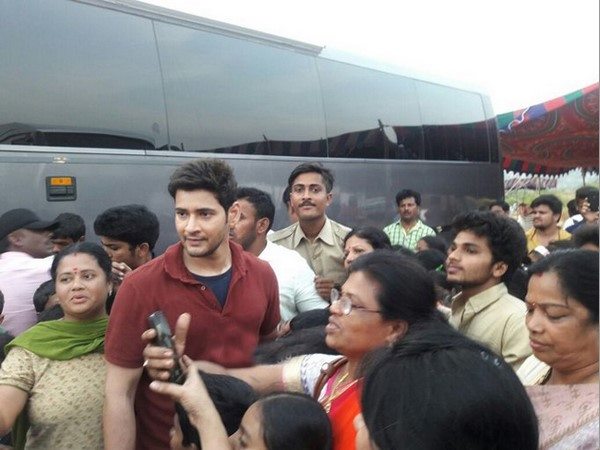 మహేష్ కొత్త మూవీ స్టిల్స్ మళ్ళీ లీకయ్యాయి...(ఫొటోలు)