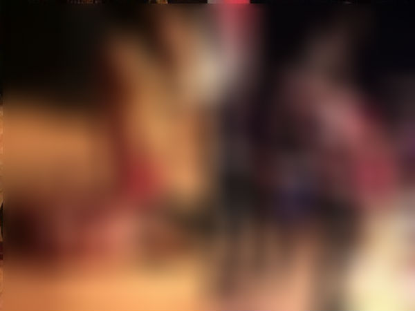 అంత మంది చుట్టు ముట్టి