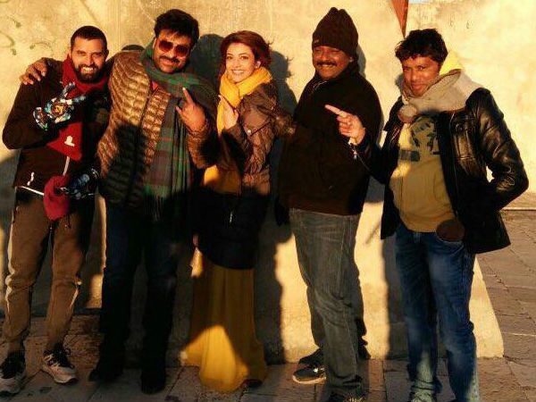 సెట్లో...