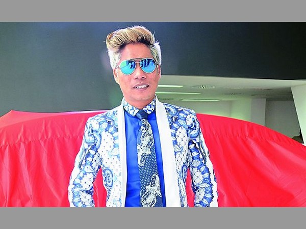 పీటర్ హెయిన్స్: 