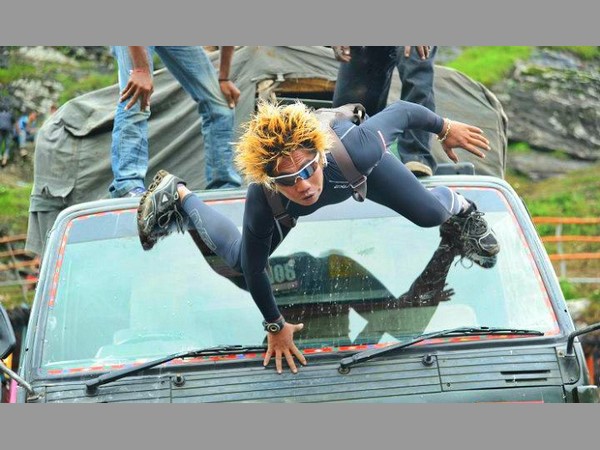 ఒంటికి నిప్పు అంటించుకుని: 