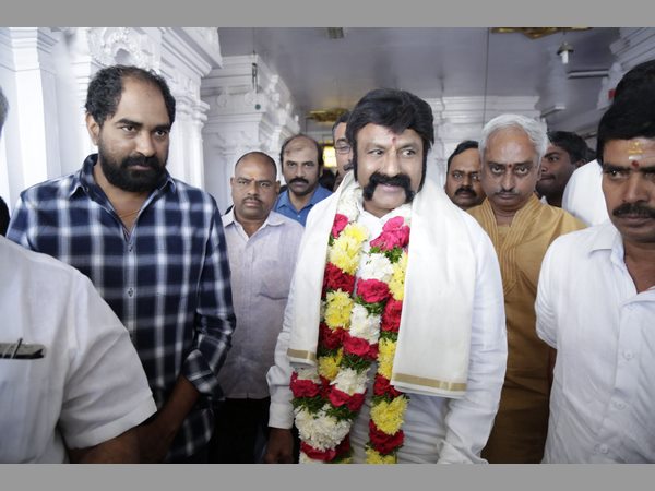 దర్శకుడు మాట్లాడుతూ