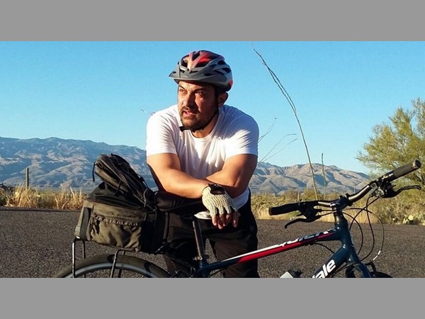  రెండు రకాల గెటప్స్ లో: 