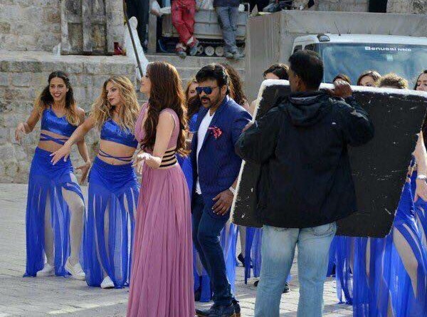 కేక పెట్టిస్తున్నావ్ బాసూ...