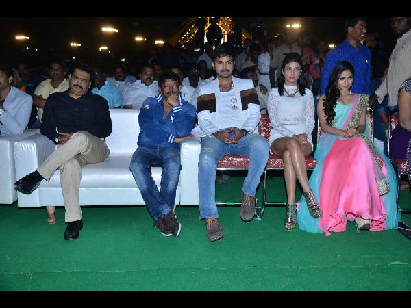  రాధాతో చర్చలు: 