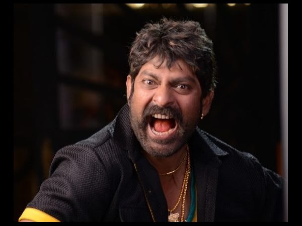  రెండు చేతులా కోట్లు: 