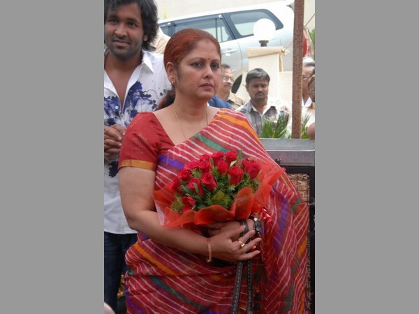 లక్ష్మణరేఖ చిత్రంతో హీరోయిన్ గా: 