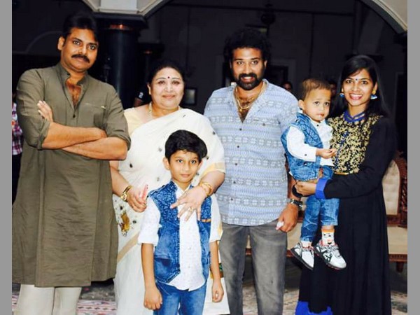 నీకోసం ఏమన్నా చెయ్యాలోయ్.... అంటూ పవన్ కళ్యాణ్ ఏం చేసాడో తెలుసా?